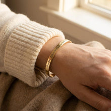 Personalized Handwriting Cuff Bracelet – Custom Signature Engraved Bracelet – Memorial Gift for Mom, Wife, Daughter